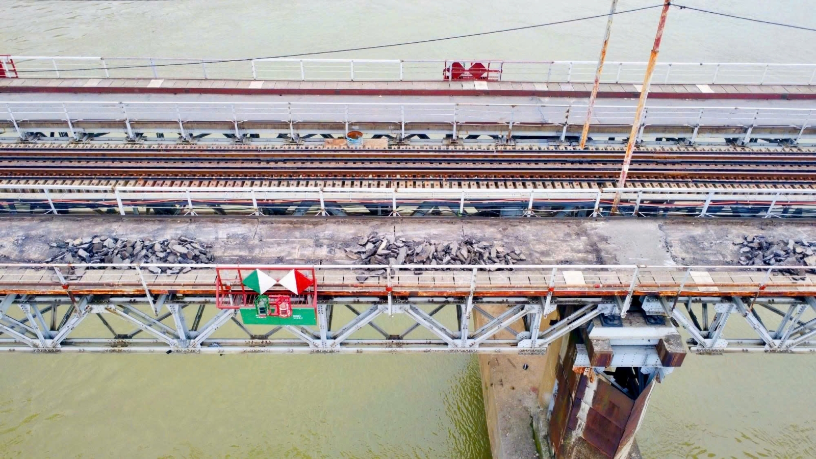 Sửa cầu Long Biên 2026 phần mặt đường