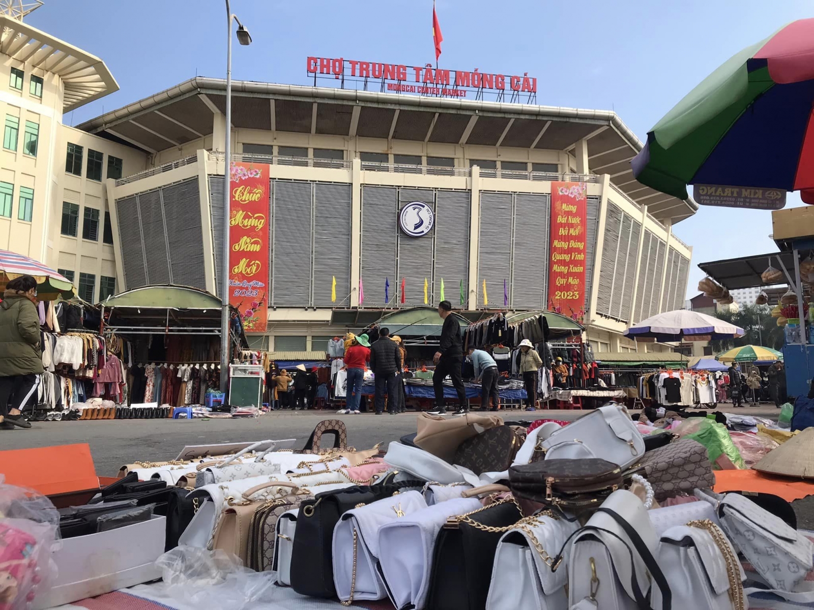 Chợ 1 Móng Cái
