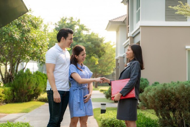 hẹn gặp tư vấn khách hàng bất động sản 