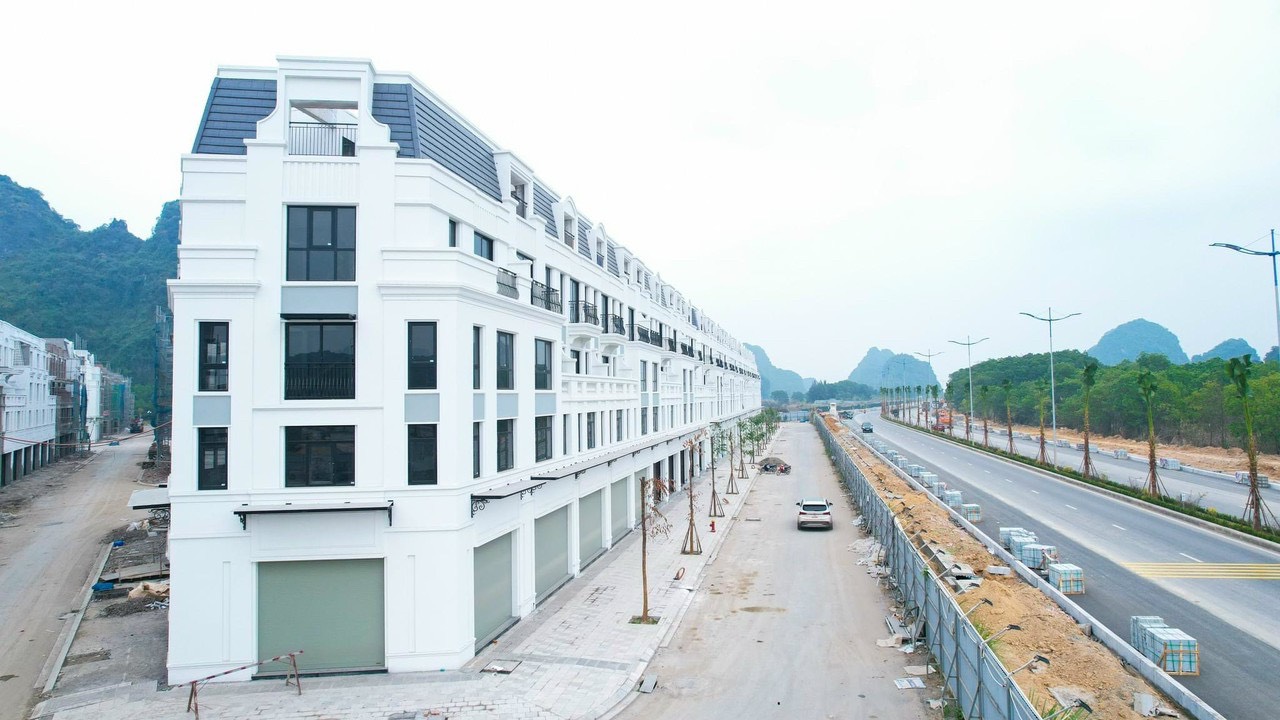 Shophouse La Emera Hạ Long