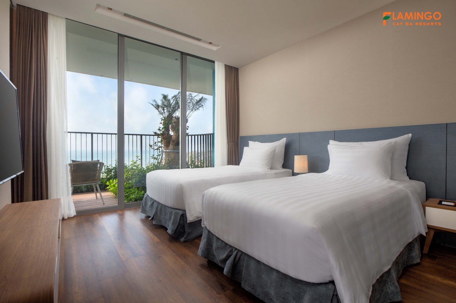 View biển từ biệt thự Flamingo Cát Bà Beach Resort